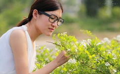 宝宝腿分大一点就不疼了